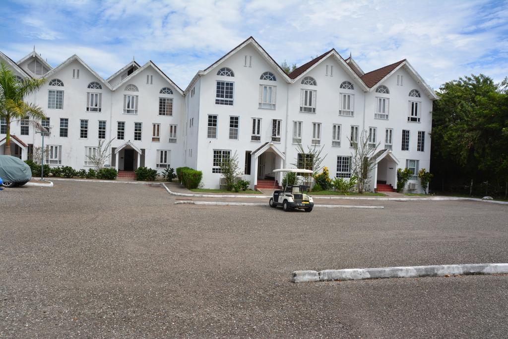 Seacastles By The Beach/Pool Montego Bay Exterior foto